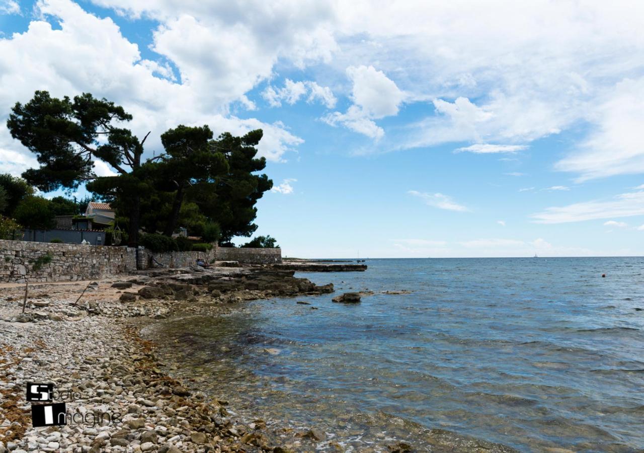 Charming Stone Cottage By The Sea อูมัค ภายนอก รูปภาพ