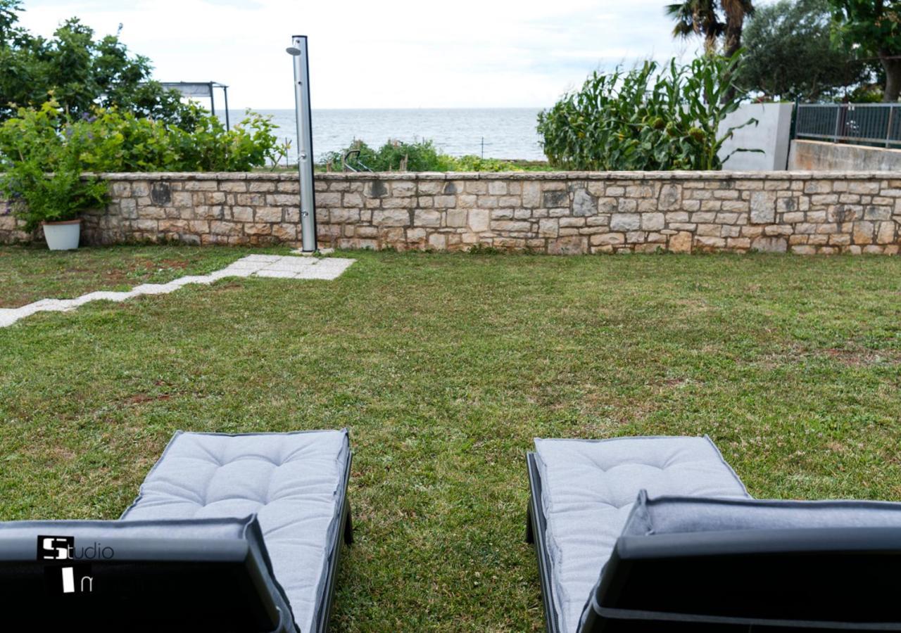 Charming Stone Cottage By The Sea อูมัค ภายนอก รูปภาพ