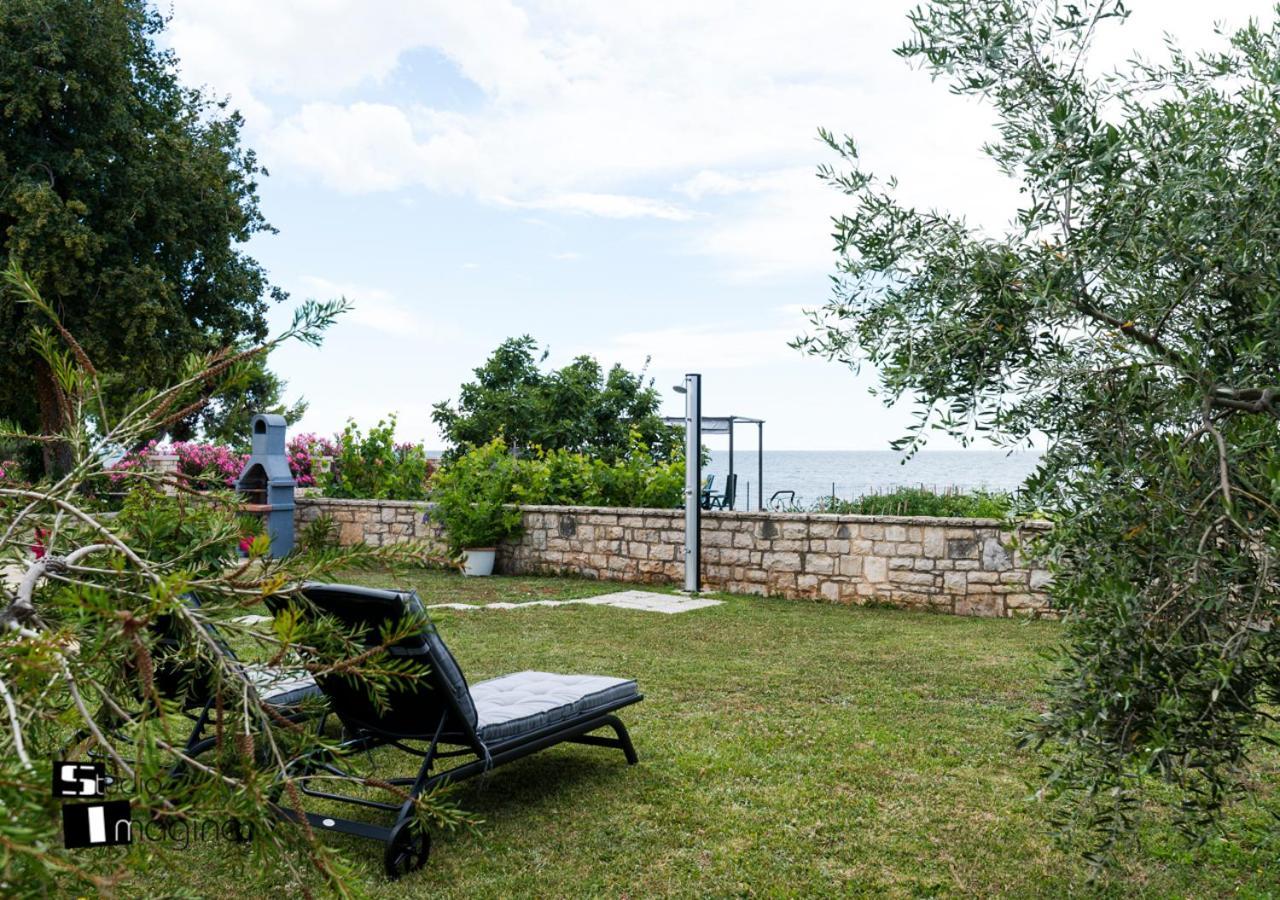 Charming Stone Cottage By The Sea อูมัค ภายนอก รูปภาพ