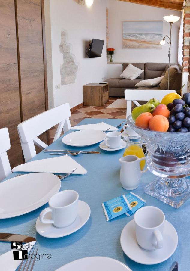 Charming Stone Cottage By The Sea อูมัค ภายนอก รูปภาพ