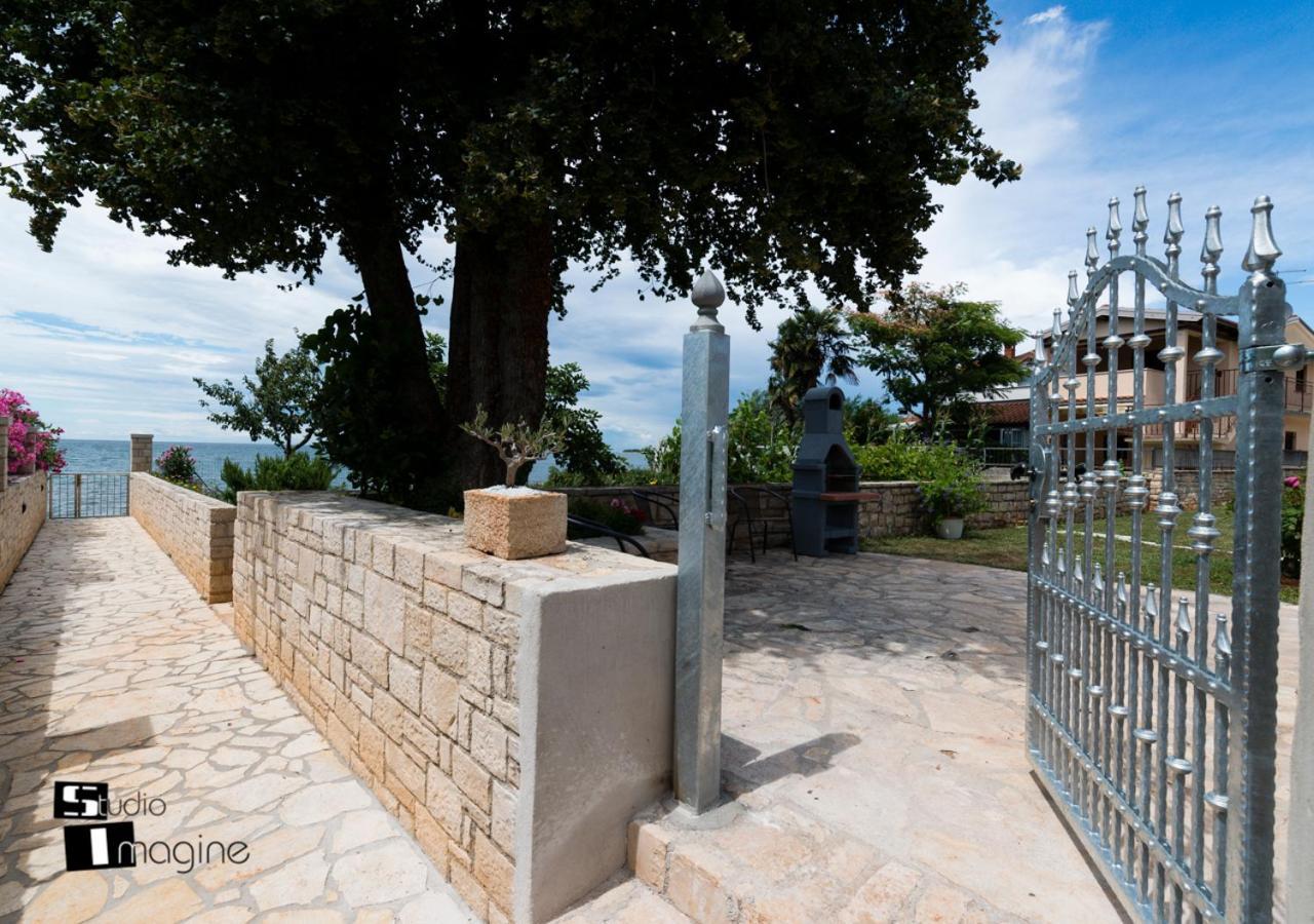Charming Stone Cottage By The Sea อูมัค ภายนอก รูปภาพ
